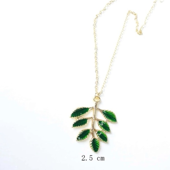 Green Leaf Pendant Necklace - Picture 2 of 4